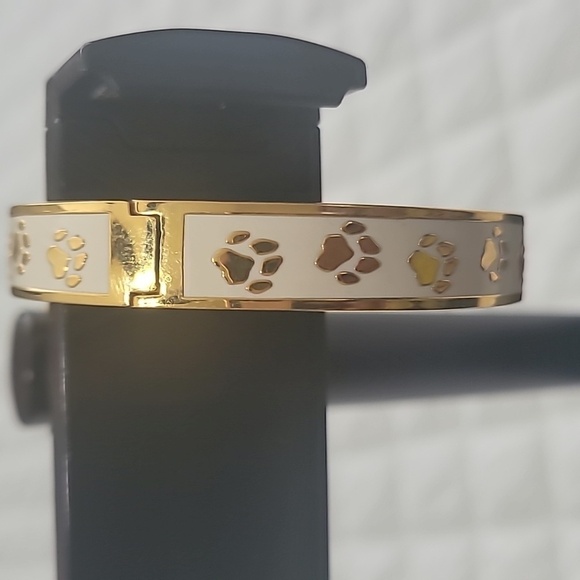 Kate Spade Ahead of The Pack Paw Bracelet - Picture 2 of 4